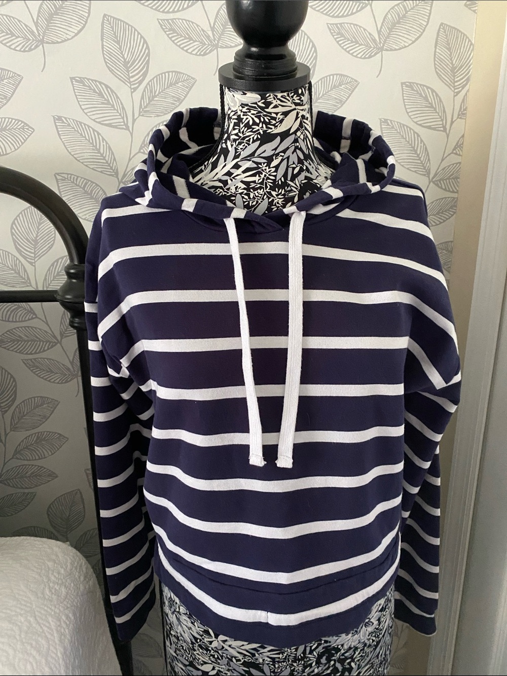 Southern Tide Navy & White Striped boxy sweatshirt hoodie w/ French Terry lining - Picture 2 of 10